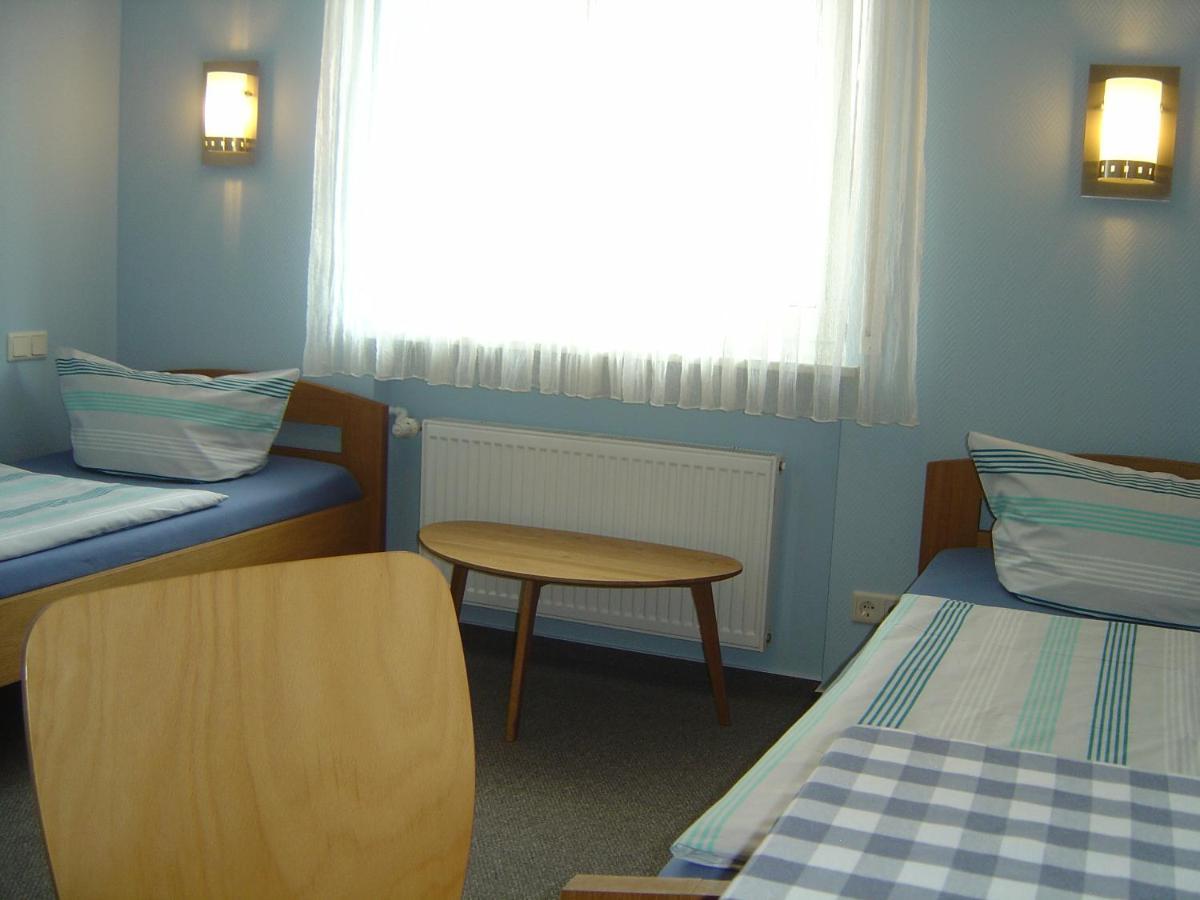 Hotel Garni Pension Ruth Mutterstadt Extérieur photo