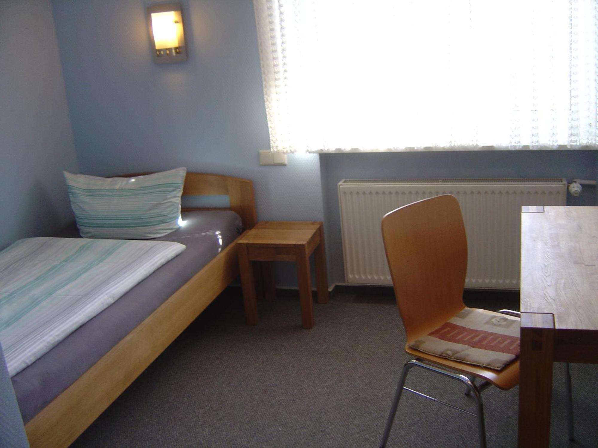 Hotel Garni Pension Ruth Mutterstadt Extérieur photo