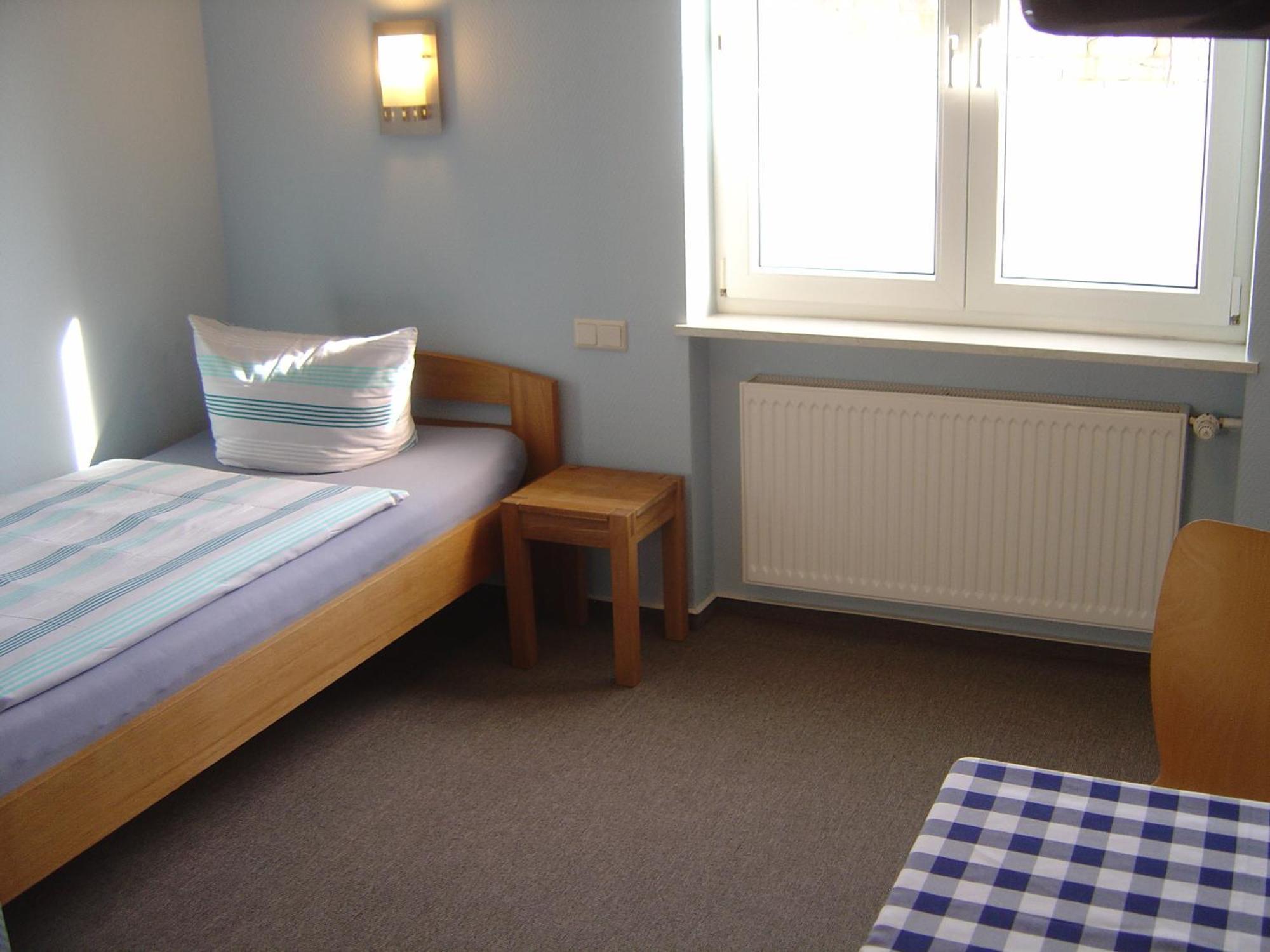 Hotel Garni Pension Ruth Mutterstadt Extérieur photo