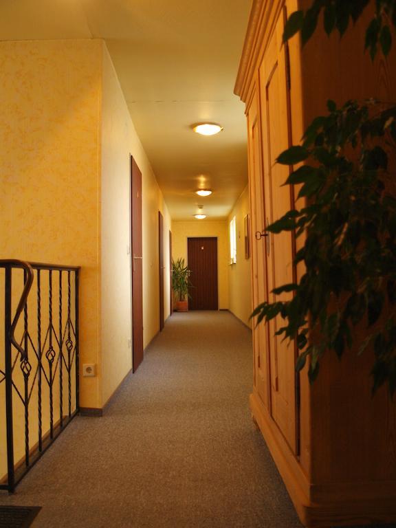 Hotel Garni Pension Ruth Mutterstadt Extérieur photo